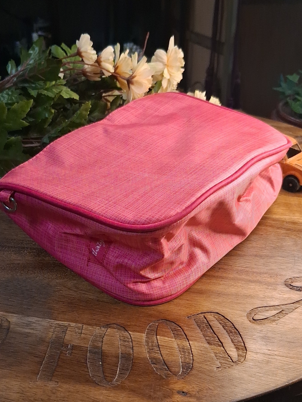 Thirtyone Pink Zip Cosmetic Travel Pouch